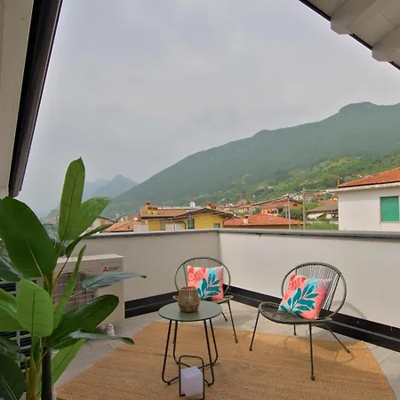 Penthouse Iseo Lake View - Free Wi-Fi And Private Parking Included Sale Marasino Exterior foto