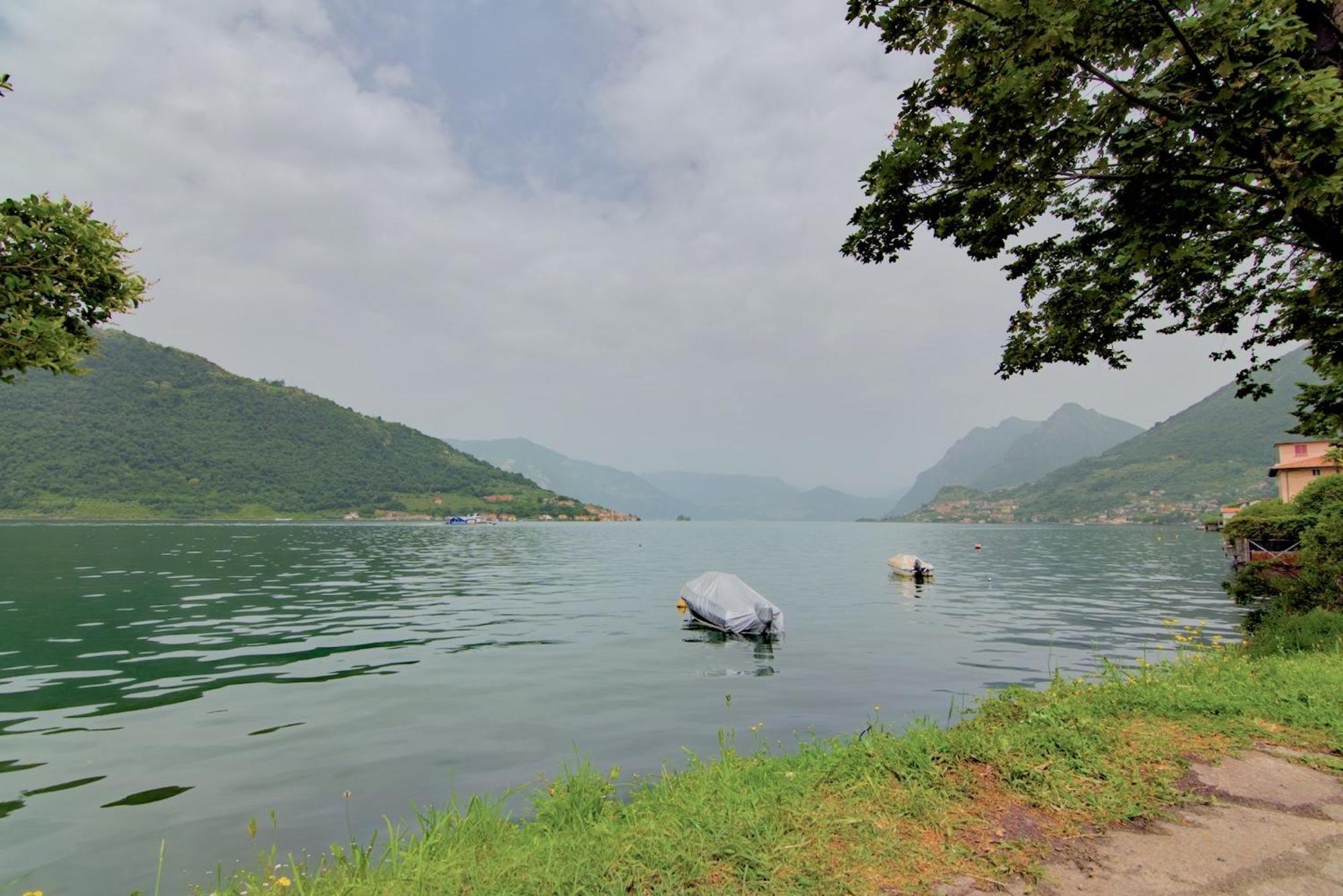 Apartment Penthouse Iseo View - Free Wi-fi And Private Parking Included *