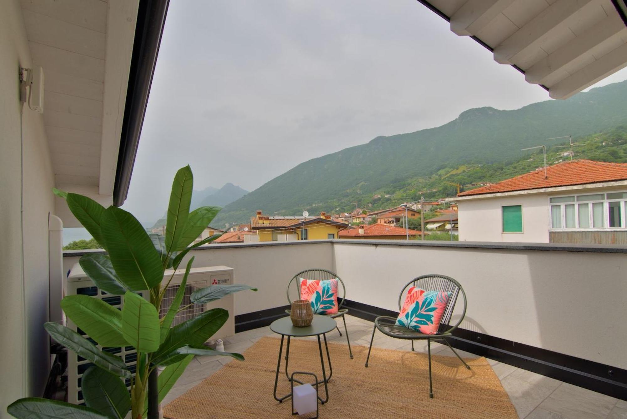 Penthouse Iseo View - Free Wi-fi And Private Parking Included Sale Marasino
