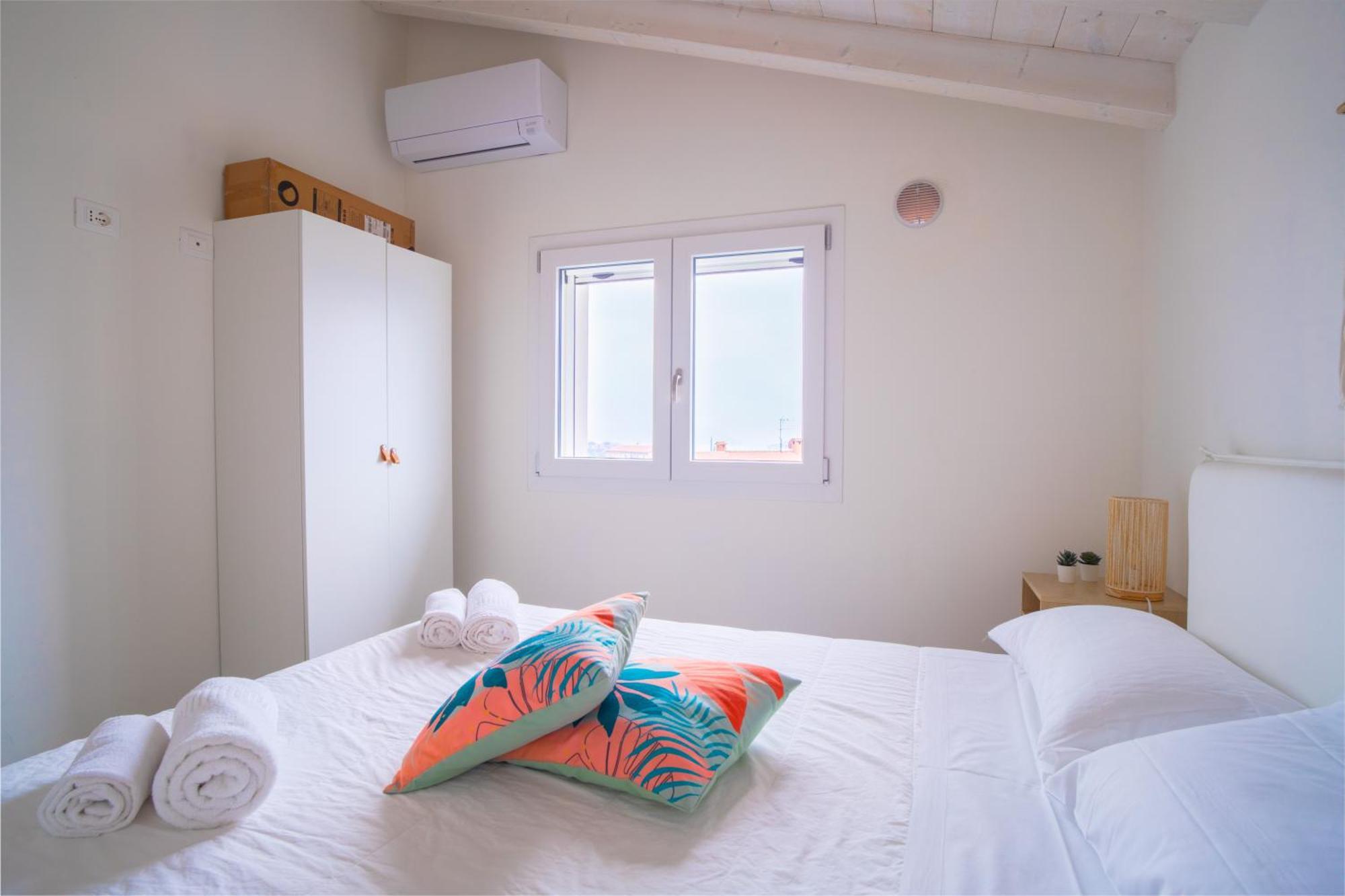 Apartment Penthouse Iseo View - Free Wi-fi And Private Parking Included
