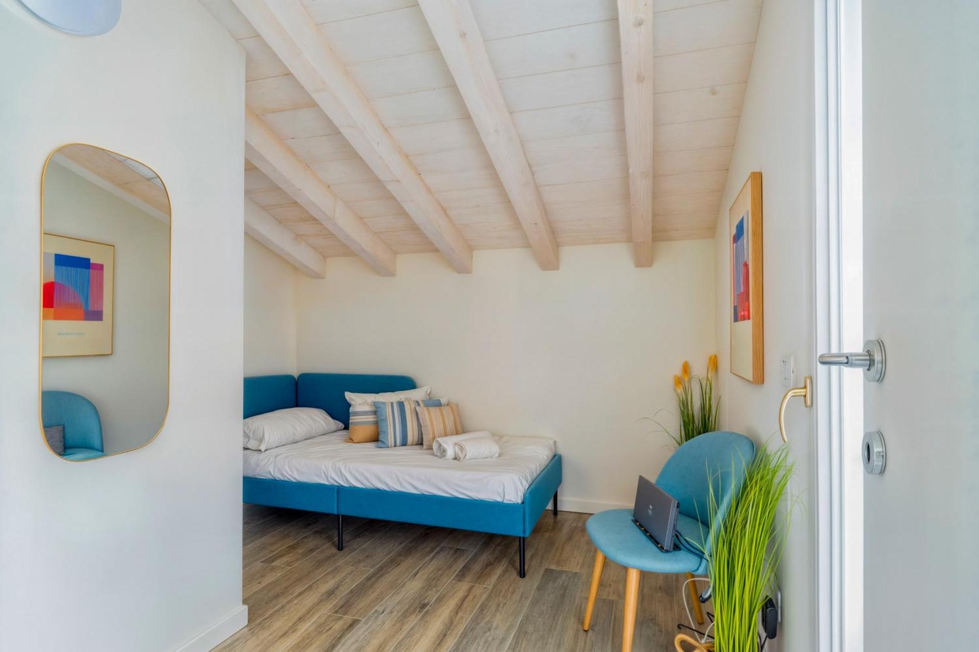 Penthouse Iseo View - Free Wi-fi And Private Parking Included * Sale Marasino