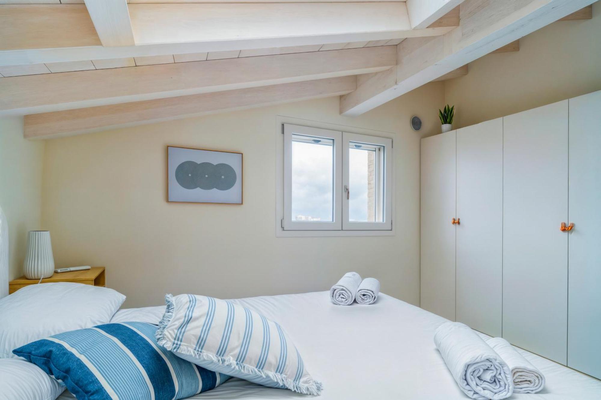 Penthouse Iseo View - Free Wi-fi And Private Parking Included Apartment