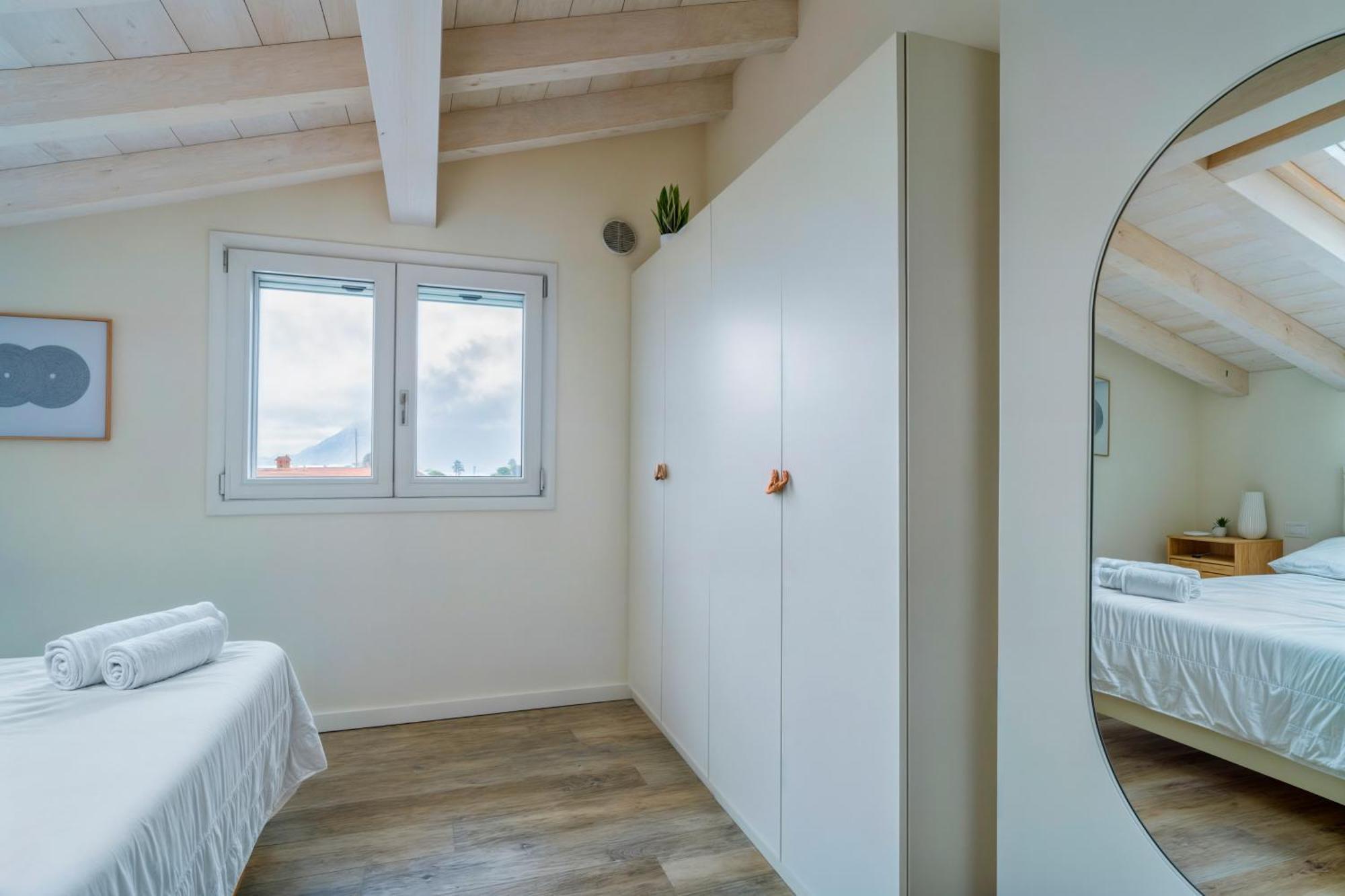 Penthouse Iseo View - Free Wi-fi And Private Parking Included *